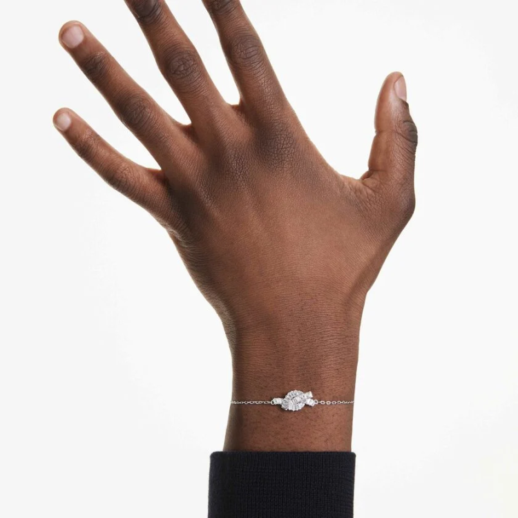 Matrix bracelet Baguette cut, Knot, White, Rhodium plated