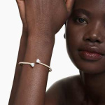 Mesmera Attract bangle Heart, White, Gold-tone plated