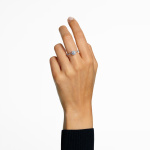 Stilla cocktail ring Round cut, Pavé, White, Rhodium plated