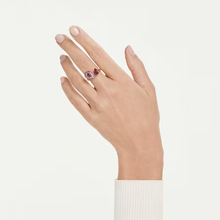 Sublima cocktail ring Pear cut, Red, 18K gold finish